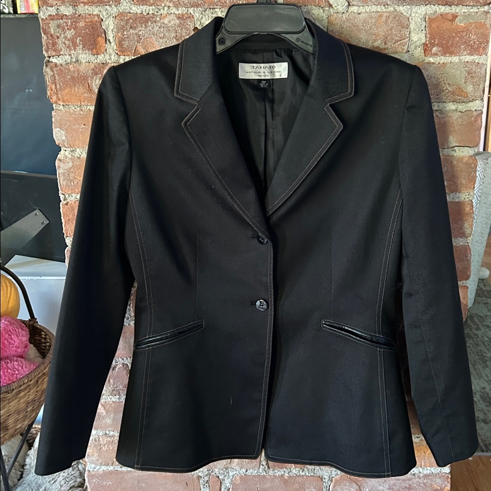 NWOT TAHARI Petite Blazer W/Pockets and Faux Leather Trim Stitching Details